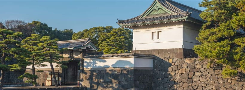 Tokyo: Samurai History Walking Tour - A four-hour route with public transport breaks