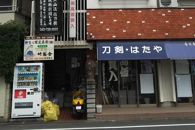 Tokyo:Samurai sword and archery class from a samurai descendant - Who will enjoy this most?