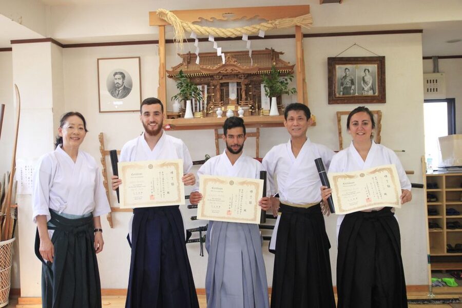 Tokyo: Samurai Sword & Archery Class from Samurai Descendant - Shooting a Japanese Horseback Archery Bow