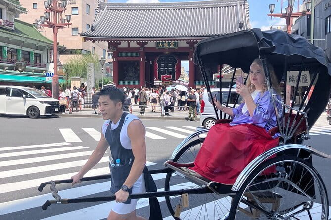 Tokyo: Shibuya Highlights Walking Tour & Secret View Spot - What the guide adds to the experience