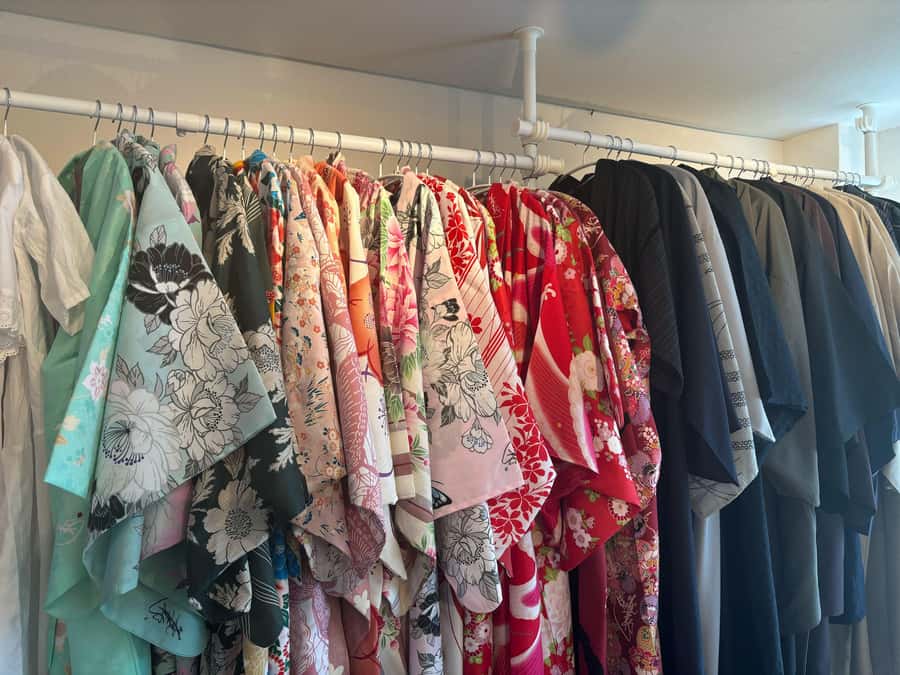 :Tokyo,Shibuya / Kimono Rental / English-friendly - Walking to Meiji Shrine in traditional dress