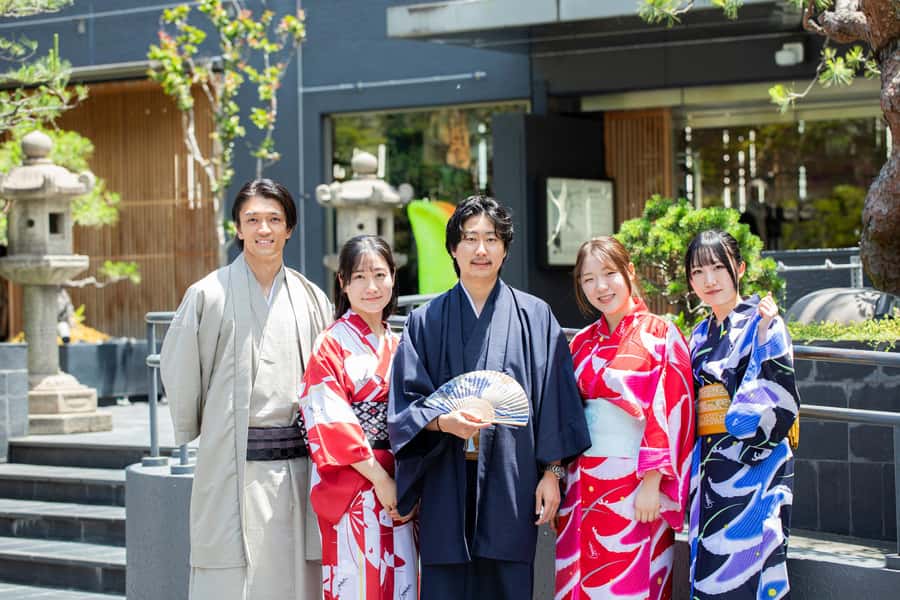 :Tokyo,Shibuya / Kimono Rental / English-friendly - Takeshita Street and the Harajuku contrast