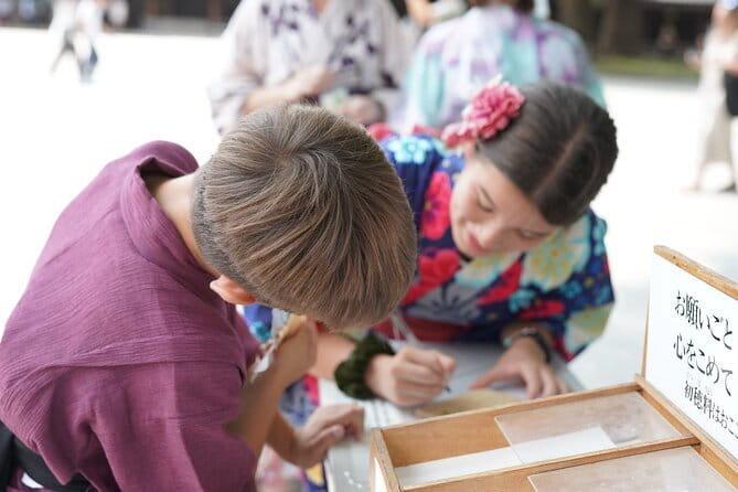 :Tokyo,Shibuya /Meiji Shrine tour in KIMONO/English-friendly - Finding Harajuku Kimono SHIBUI