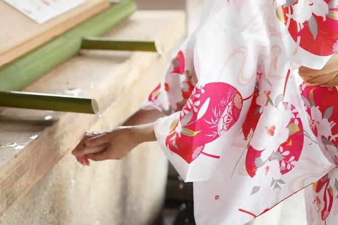 :Tokyo,Shibuya /Meiji Shrine tour in KIMONO/English-friendly - The One-Hour Walk Through Meiji Shrine
