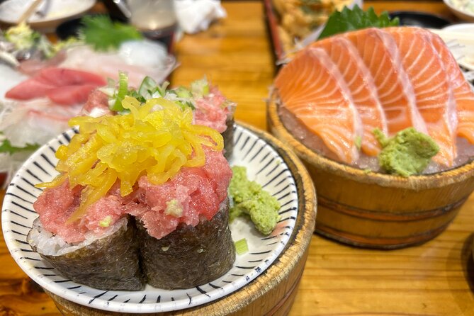 Tokyo: Shinjuku Bar Hopping & Night Walking Tour - Key points at a glance