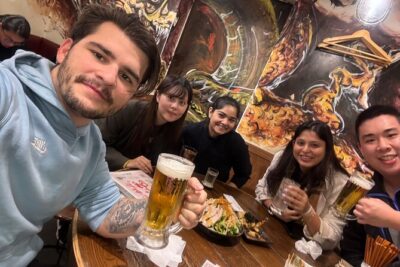 Tokyo: Shinjuku Bar Hopping & Night Walking Tour - Omoide Yokocho and the art of the tiny izakaya