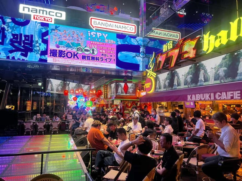 Tokyo: Shinjuku Food Tour (15 Dishes and 4 Eateries) - Who should book this experience?