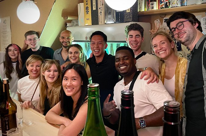 Tokyo: Shinjuku Food Tour (15 Dishes and 4 Eateries) - Kabukicho: Tokyo nightlife with food in the middle