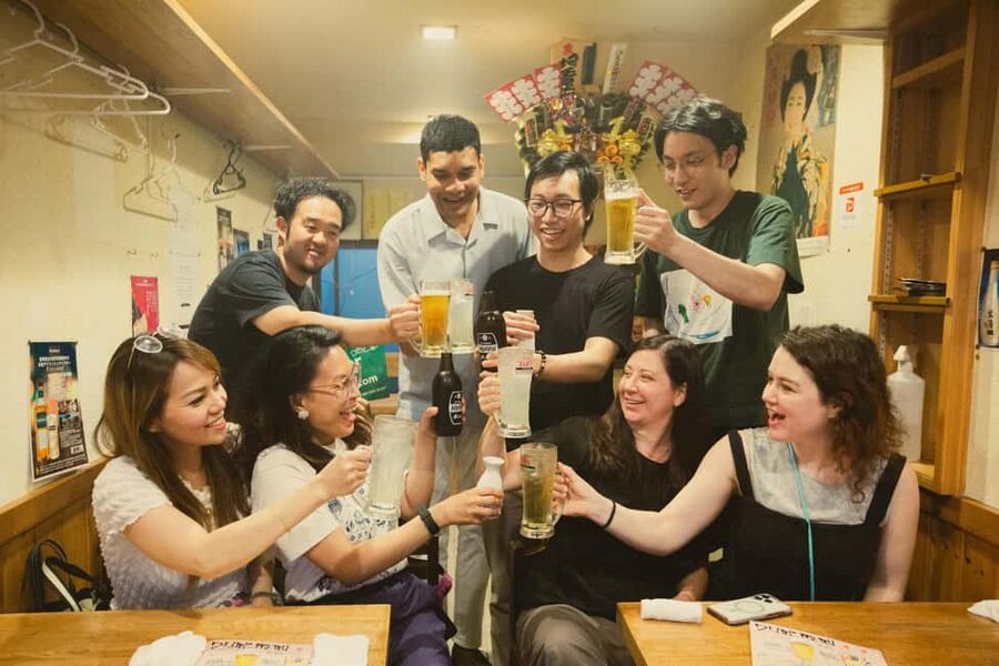 Tokyo: Shinjuku Izakaya and Golden Gai Bar Hopping Tour (2h) - Key points to know before booking