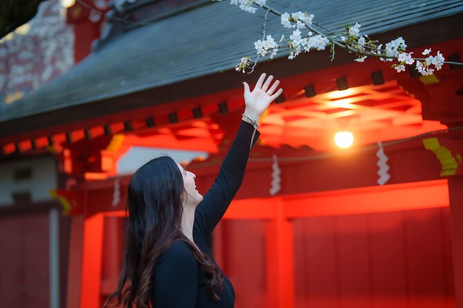 Tokyo Shinjuku Night Photo Tour with Pro Gota - What the photography service adds