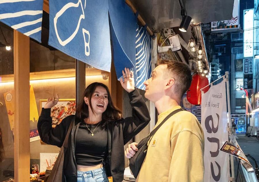 Tokyo: Shinjuku Nightlife Tour with Karaoke and Bar Hopping - Practical details that make the evening easier