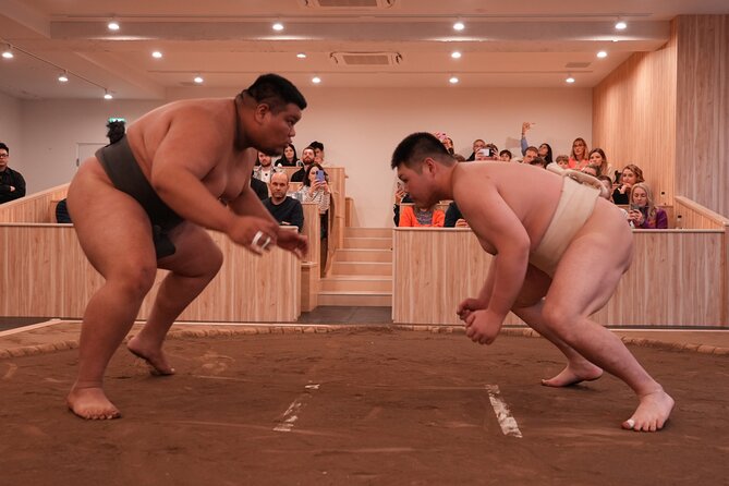 Tokyo Shinjuku Sumo Show & Experience with Photo - Why the bilingual MC matters