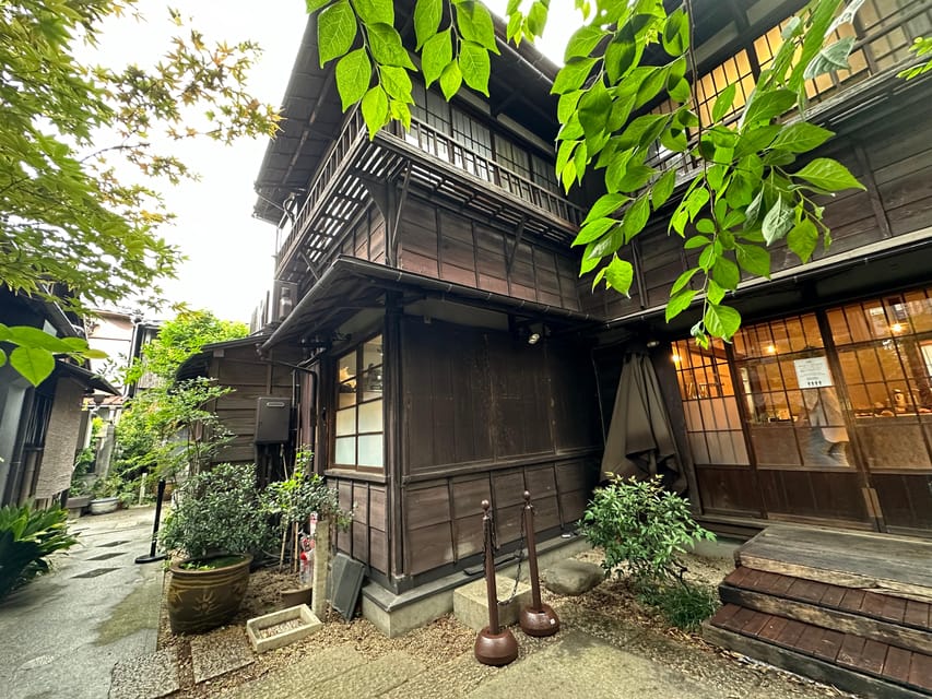Tokyo:Stroll in Old traditional culture towns~Yanaka & Nezu - Sunset Staircase and the final view