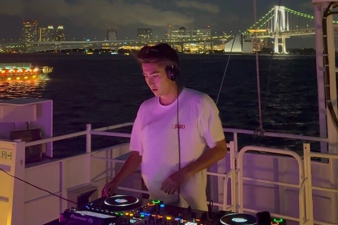 Tokyo Sunset Boat Party with Music Drinks and Vibes - What the three-hour itinerary feels like