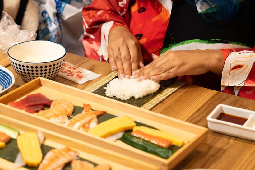 Tokyo: Sushi Making Class in a Happi Coat near a Famous Spot - How personal is the instruction?