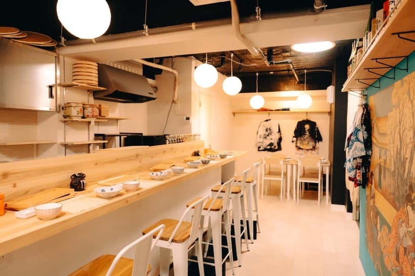 Tokyo: Sushi Making Class in a Happi Coat near a Famous Spot - Is this a good activity for children and couples?