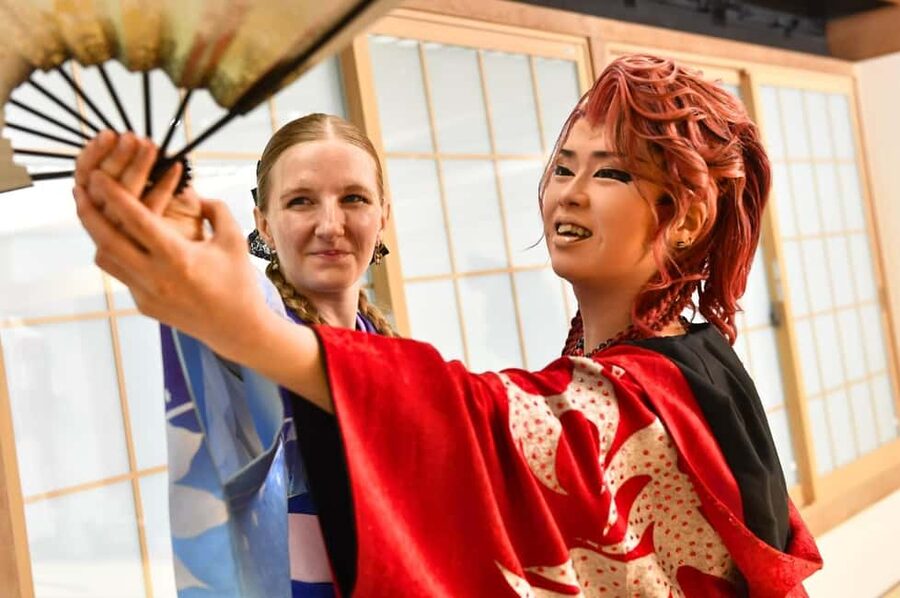Tokyo: Taishu Engeki Show with Kimono and Sword Lesson - The afternoon schedule: show first, workshop second