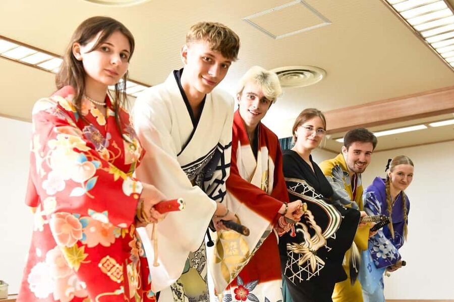 Tokyo: Taishu Engeki Show with Kimono and Sword Lesson - The evening schedule reverses the order