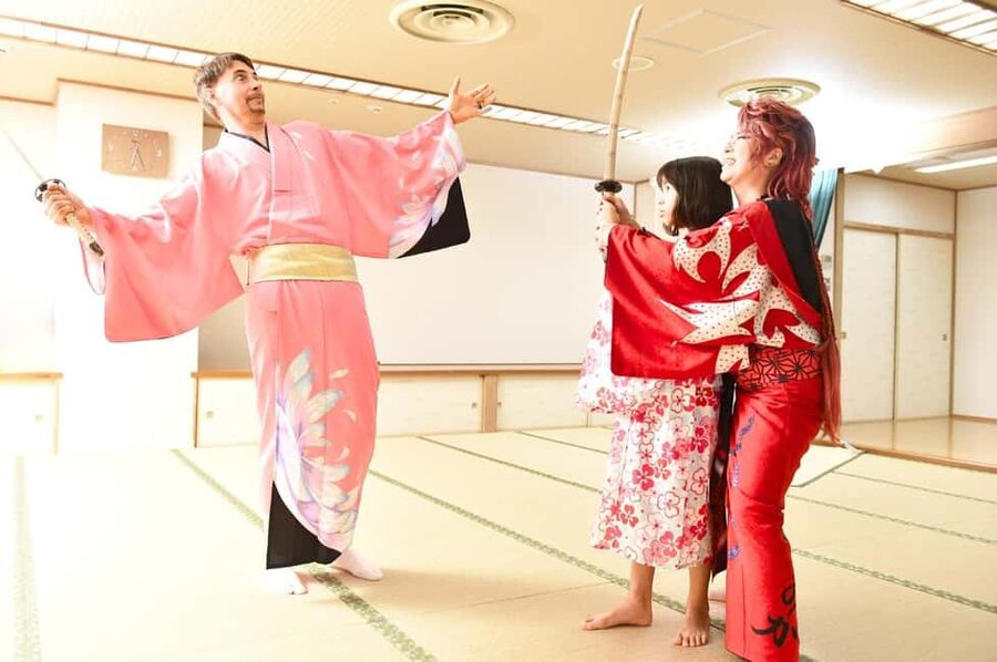 Tokyo: Taishu Engeki Show with Kimono and Sword Lesson - Photos in costume, with room for a little fun