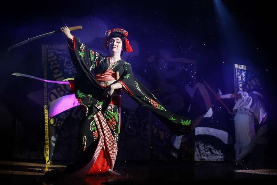 Tokyo: Taishu Engeki Show with Kimono and Sword Lesson - Meeting in Asakusa at Mokubakan Theater