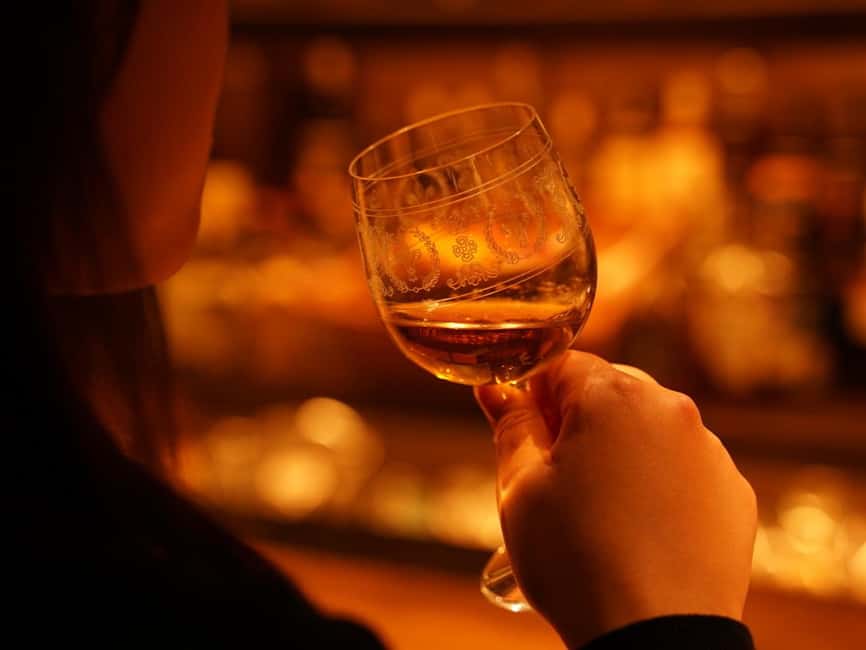 Tokyo: Tasting Japanese Whiskies Experience - Six Japanese whiskies in a quiet Ebisu bar