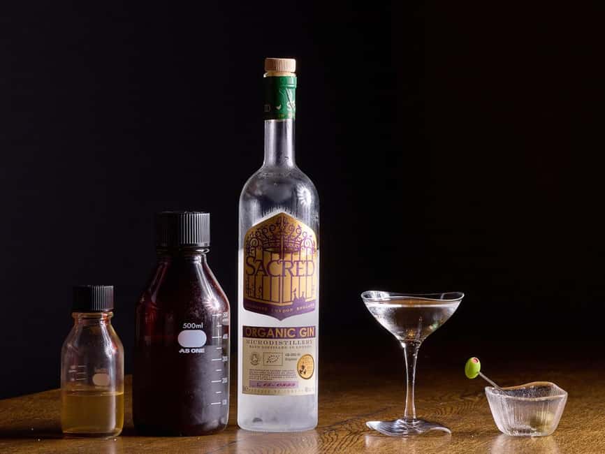 Tokyo: Tasting Japanese Whiskies Experience - The food pairings are small but useful