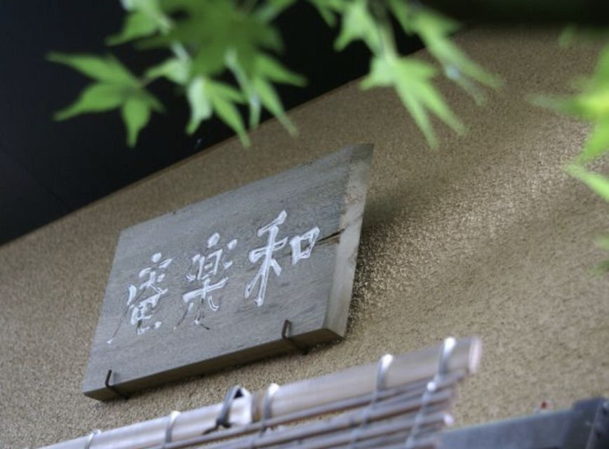 Tokyo:Tea ceremony experience at Komaba Warakuan - Learning the tea-making movements
