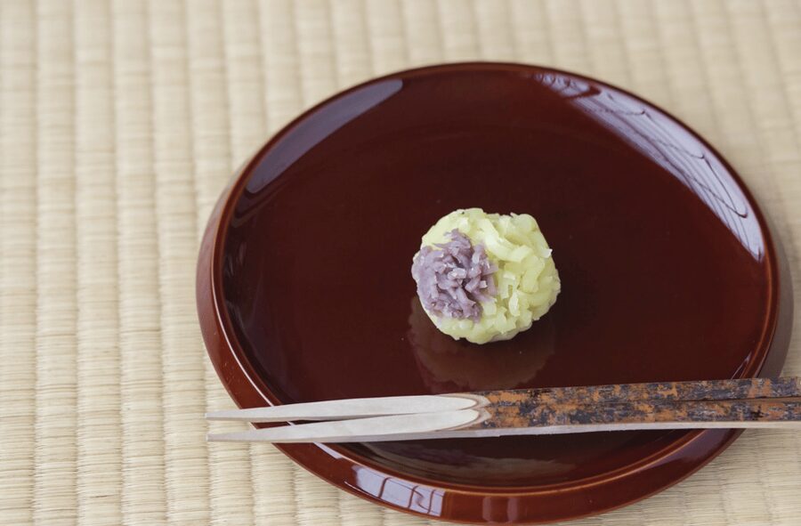 Tokyo: Tea Ceremony Experience in a small tea room - Making matcha with your own hands