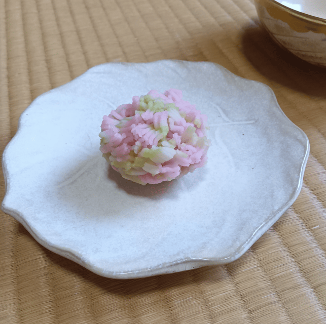 Tokyo: Tea Ceremony Experience in a small tea room - A quiet setting with a residential feel