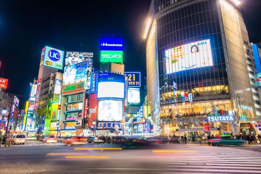Tokyo: The Best Izakaya Tour in Shibuya - The walk through Shibuya after dark