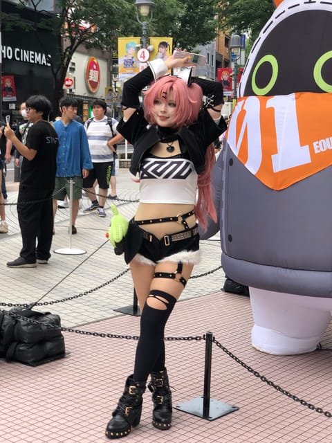 Tokyo Tour in Spanish (Shibuya - Harajuku - Shinjuku) - Starting in the hotel lobby or at a meeting point