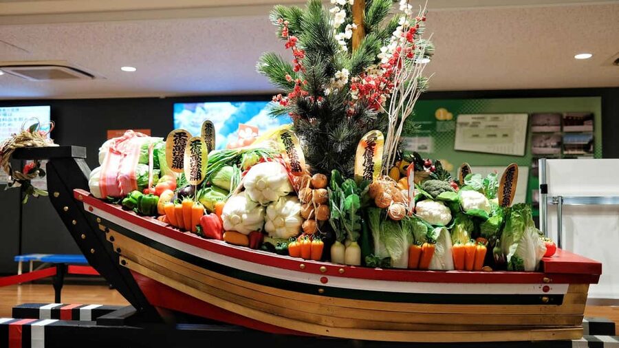 Tokyo: Toyosu Tuna Auction &Tsukiji Market Gourmet Adventure - The short transfer from Toyosu to Tsukiji