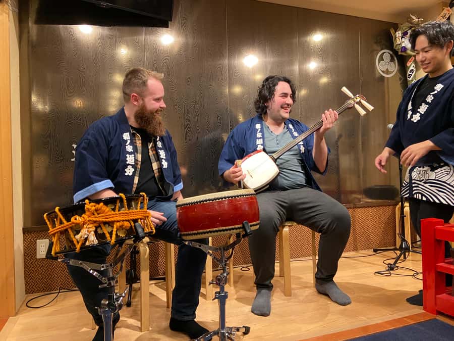 Tokyo: Traditional Asakusa Music Show with Dinner - What the $140 price covers