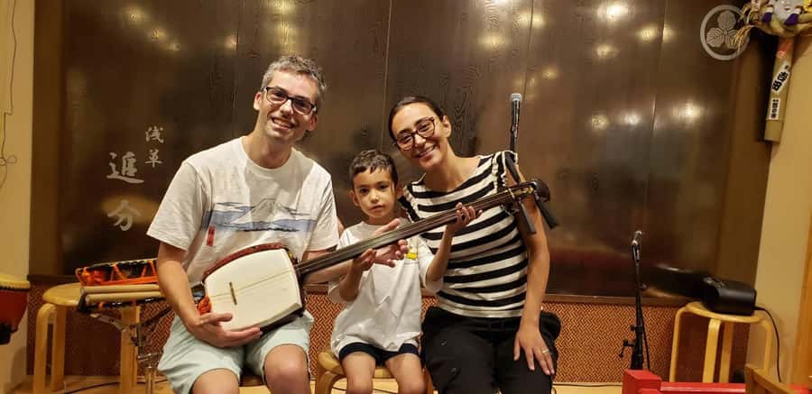 Tokyo: Traditional Asakusa Music Show with Dinner - Finding old Asakusa beyond the temple grounds