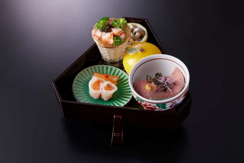 Tokyo: Traditional Geisha Experience Show & Japanese Dinner - Conversation, questions, and photo time