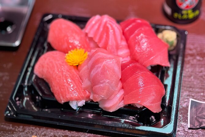 Tokyo: Tsukiji Fish Market Food and Walking tour - Why Tsukiji works better with a guide