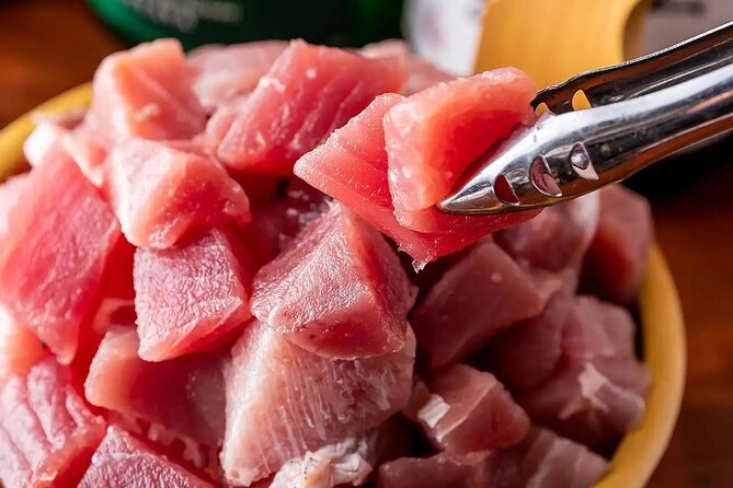Tokyo Tsukiji Fish Market Food & Culture Walking Tour - The guide’s role in making the food easier