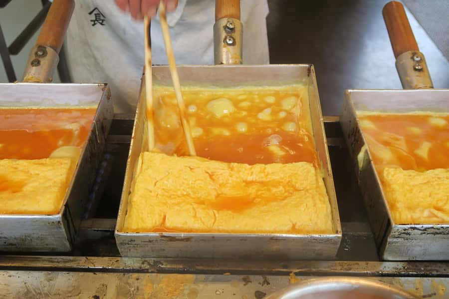Tokyo : Tsukiji Fish Market Food Walking & Shrine Visit Tour - Key points at a glance