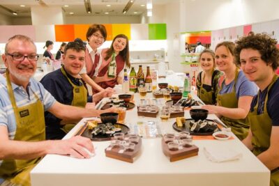 Tokyo Tsukiji Fish Market Tour and Sushi Making Lesson - Reading the Tsukiji Outer Market