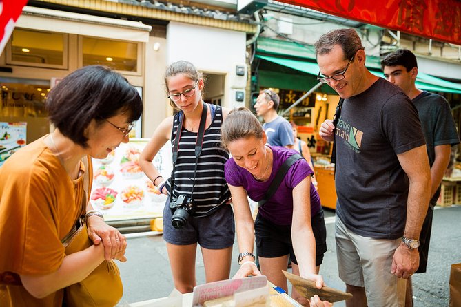Tokyo : Tsukiji Fish Market Tour with Fresh Sashimi Tasting - Key points at a glance