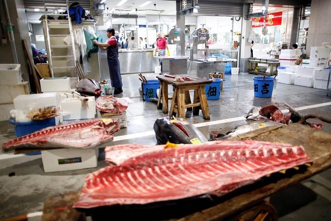 Tokyo Tsukiji Food & Culture 6hr Private Tour with Licensed Guide - Nakamise Street for snacks and souvenirs