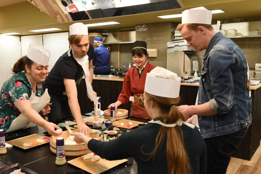 Tokyo: Tsukiji Market Guided Tour & Sushi-Making Experience - Starting at Tsukiji Hongwanji Temple