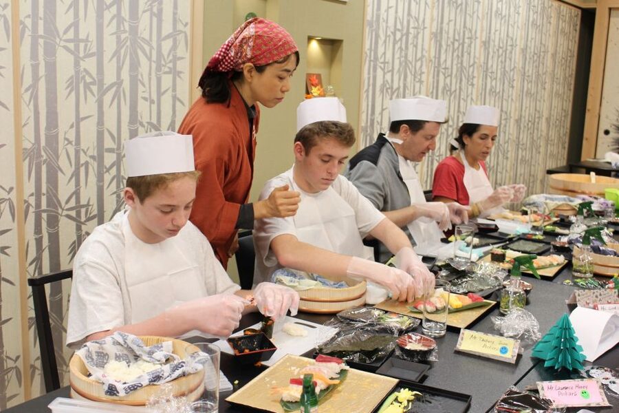 Tokyo: Tsukiji Market Guided Tour & Sushi-Making Experience - The Trip to the Sushi Kitchen