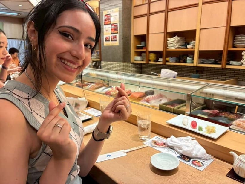Tokyo: Tsukiji walk & sushi private tour with Uni Students - Key points