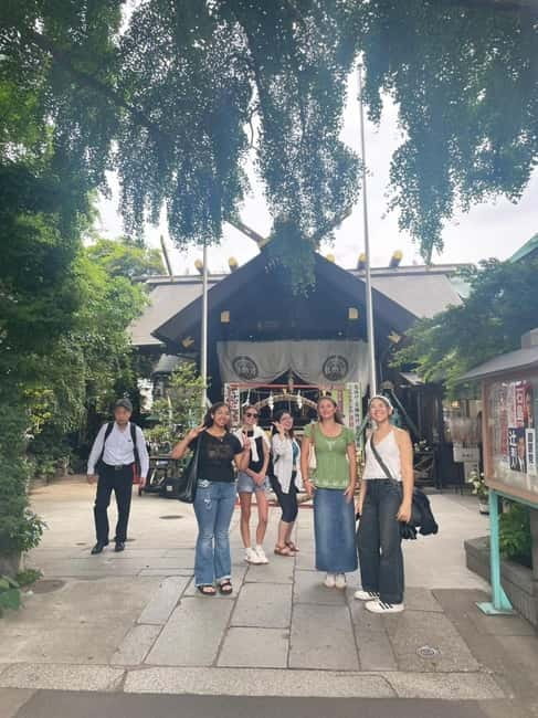 Tokyo: Tsukiji walk & sushi private tour with Uni Students - Namiyoke Inari Jinja and the market’s spiritual side