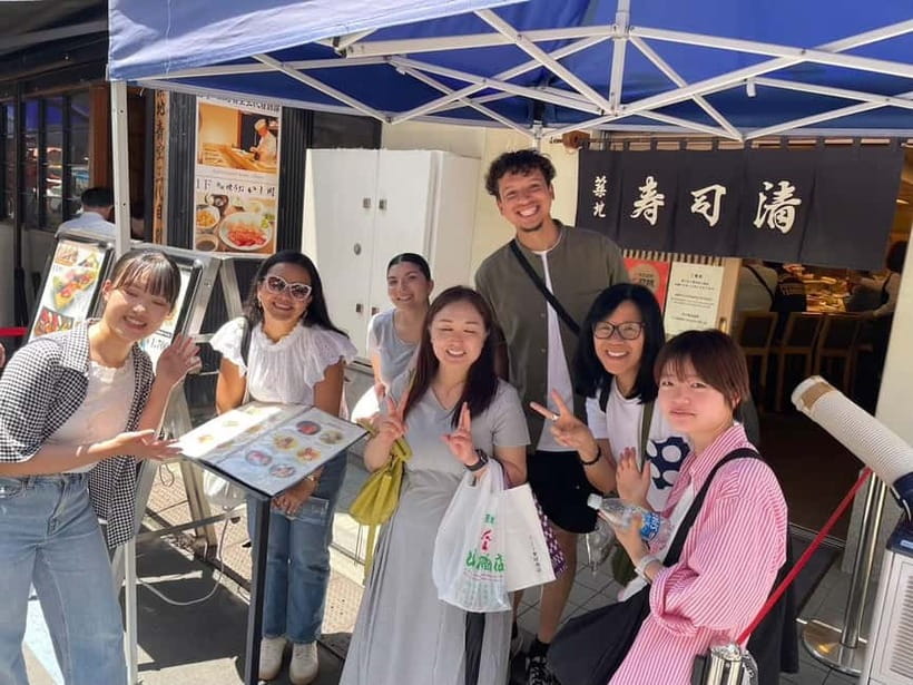 Tokyo: Tsukiji walk & sushi private tour with Uni Students - What the private format is worth at $87