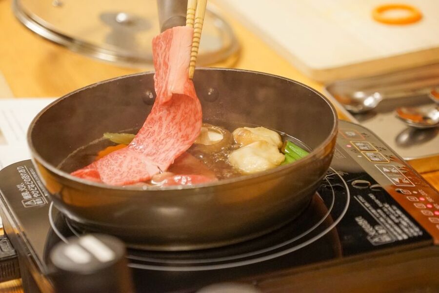 Tokyo: Wagyu and 7 Japanese Dishes Cooking Class - Arriving at the Shinanomachi cooking studio