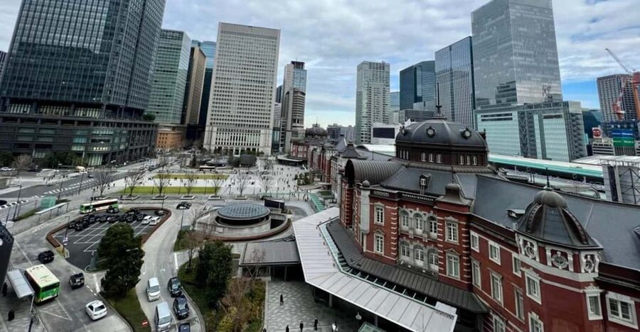 Tokyo walking tour around Imperial Palace and Tokyo Station - Tokyo Station, a grand first stop