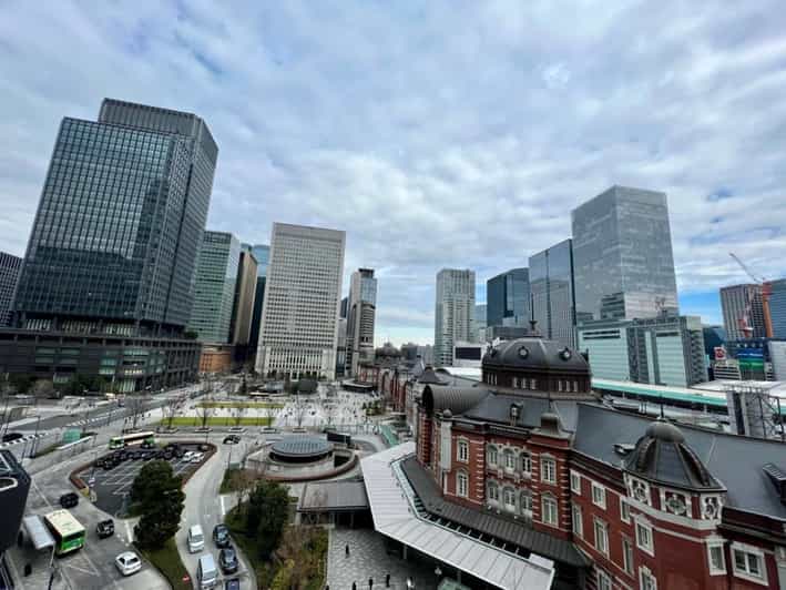 Tokyo walking tour around Imperial Palace and Tokyo Station - Marunouchi Building and the business district