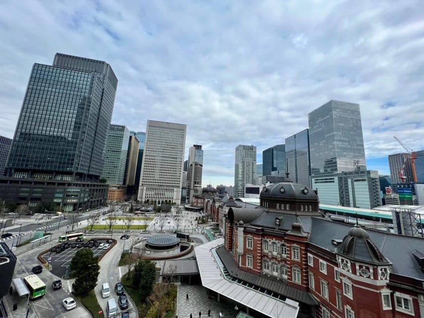 Tokyo walking tour around Imperial Palace and Tokyo Station - Sakuradamon Gate closes the route
